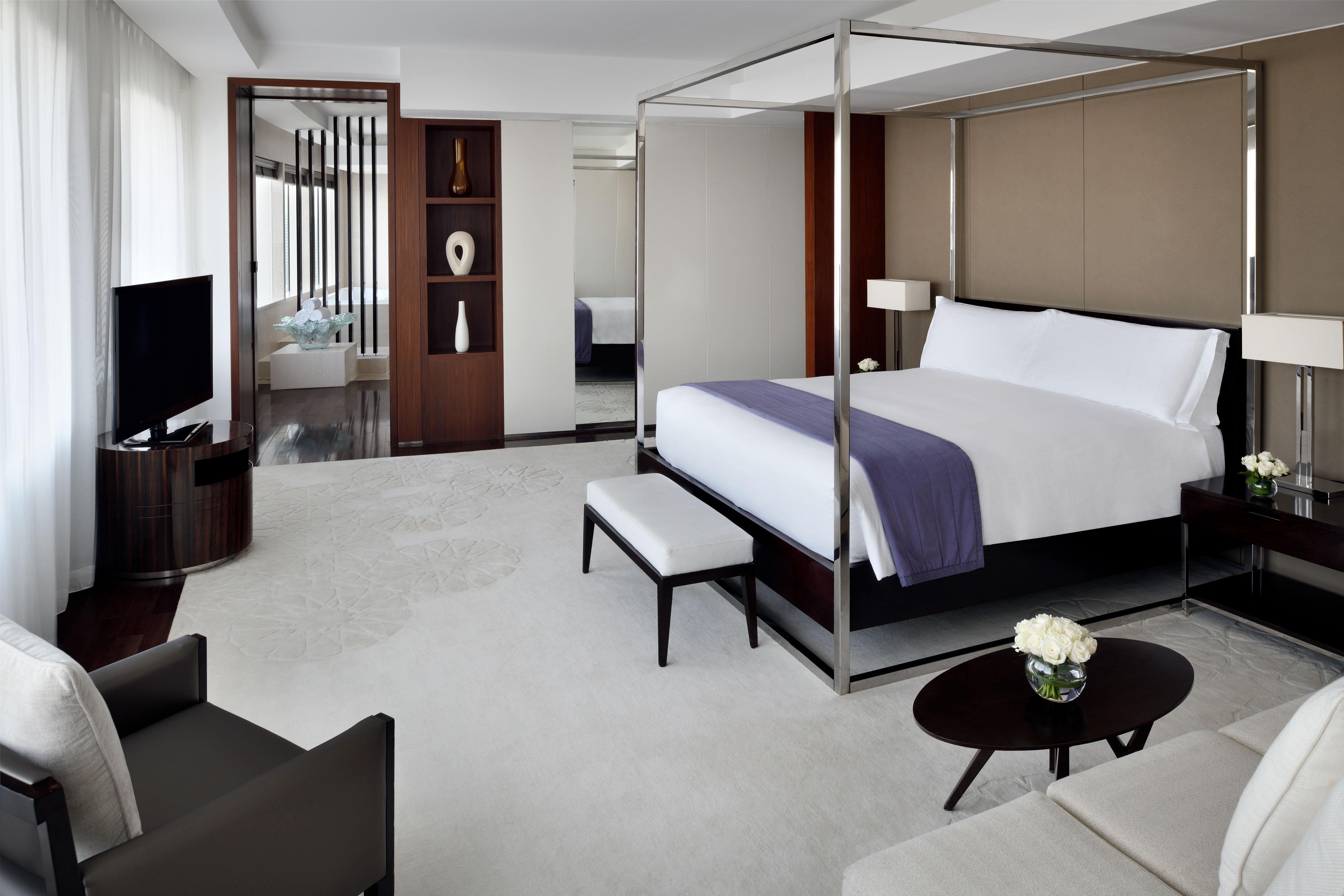 Intercontinental Dubai Festival City By Ihg Εξωτερικό φωτογραφία A bedroom at the Four Seasons Hotel