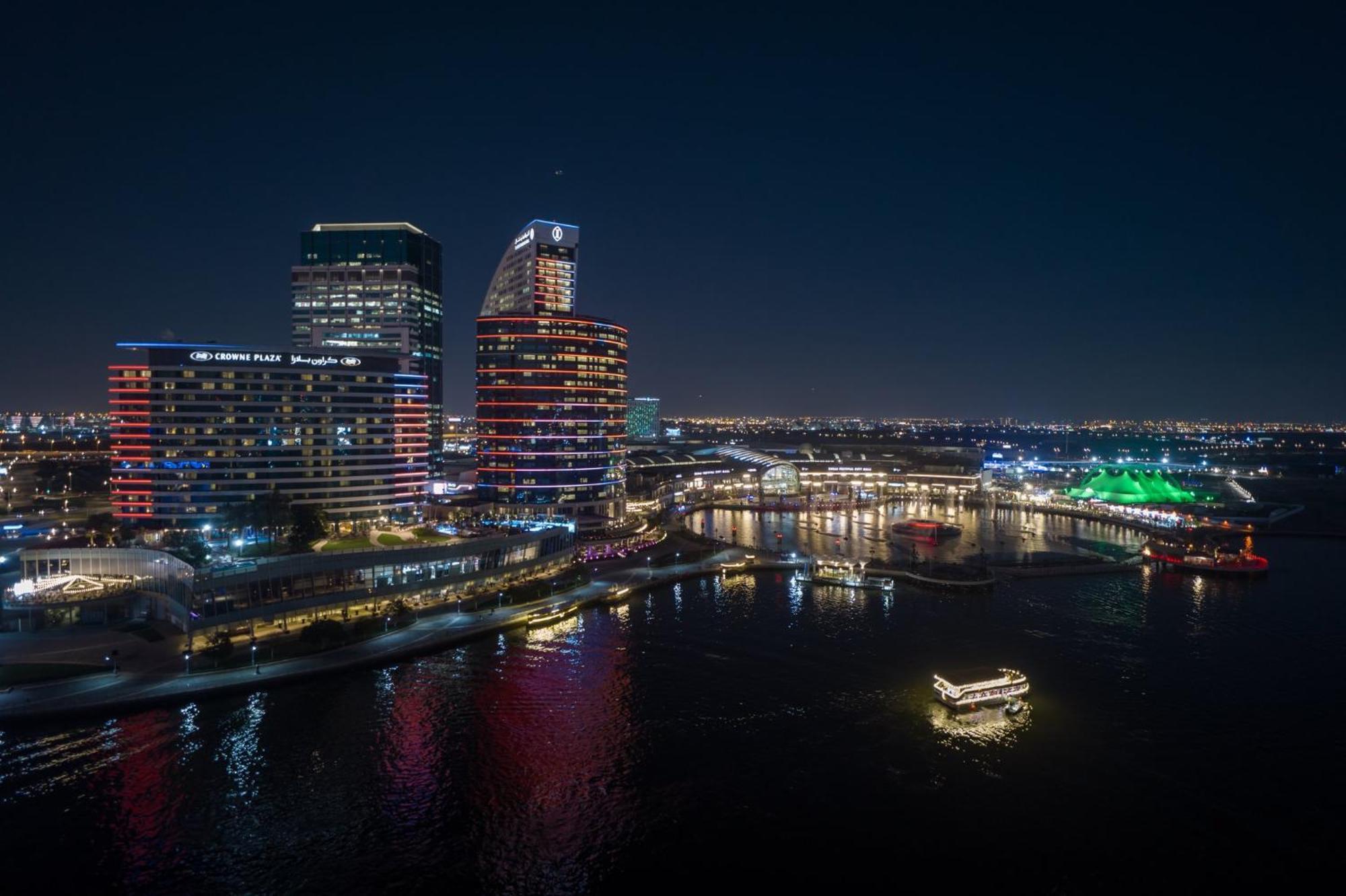 Intercontinental Dubai Festival City By Ihg Εξωτερικό φωτογραφία Jacksonville skyline at night