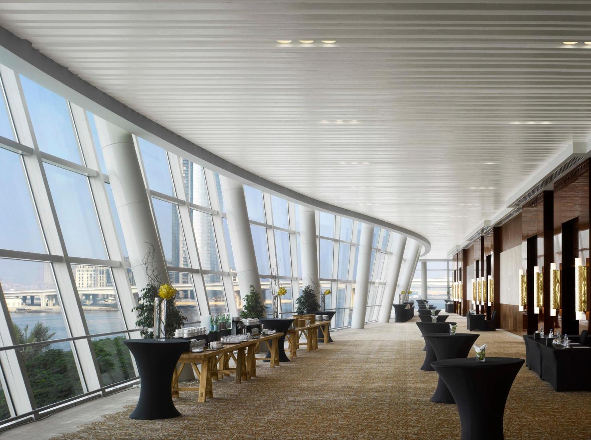 Intercontinental Dubai Festival City By Ihg Εξωτερικό φωτογραφία The 360° Sky Lounge